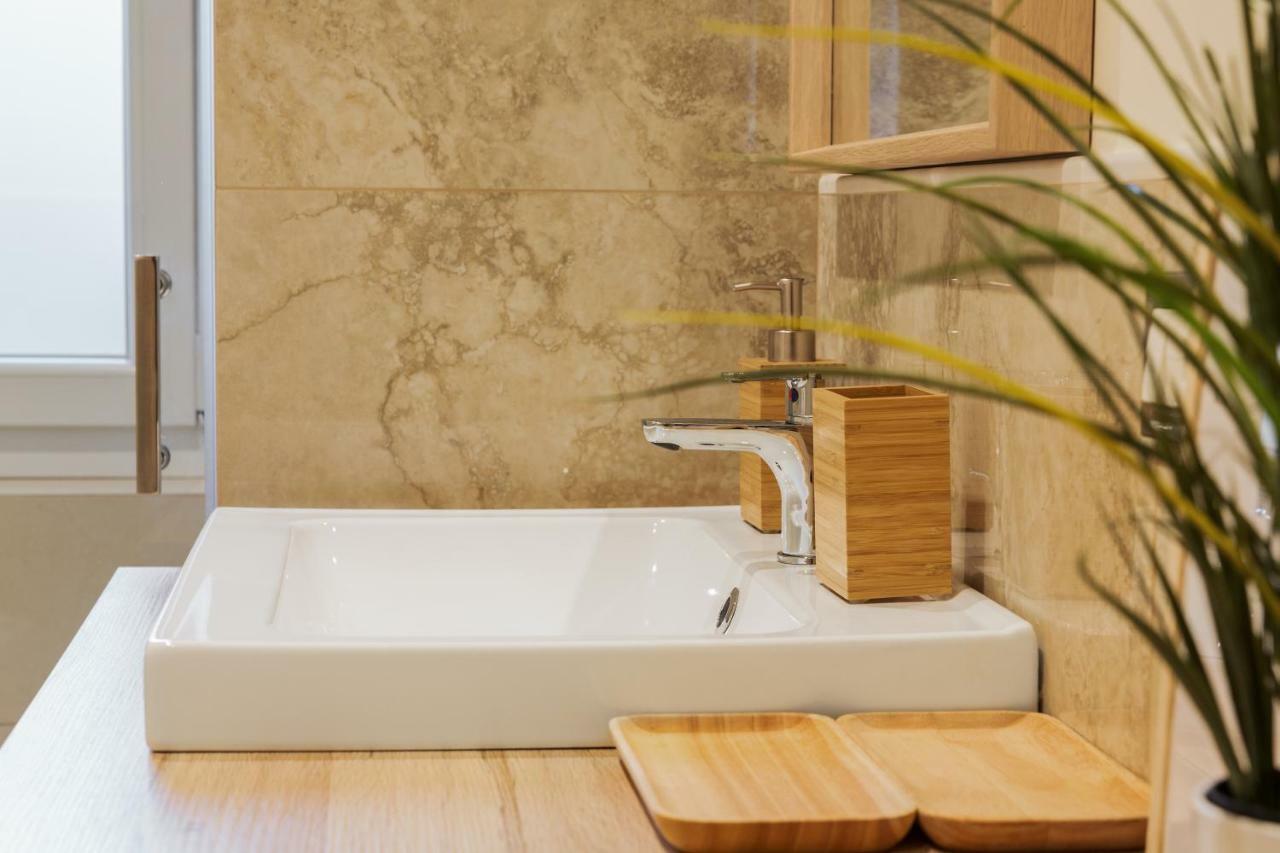 Cinque Terre The Square Apt - Two Bathrooms 斯培西亚 外观 照片